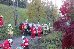 Gemeinsame Übung der Feuerwehr, Rotes Kreuz und Bergrettung Schladming.